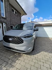 Ford Tourneo Custom Plug-in Hybrid L1 Titanium X