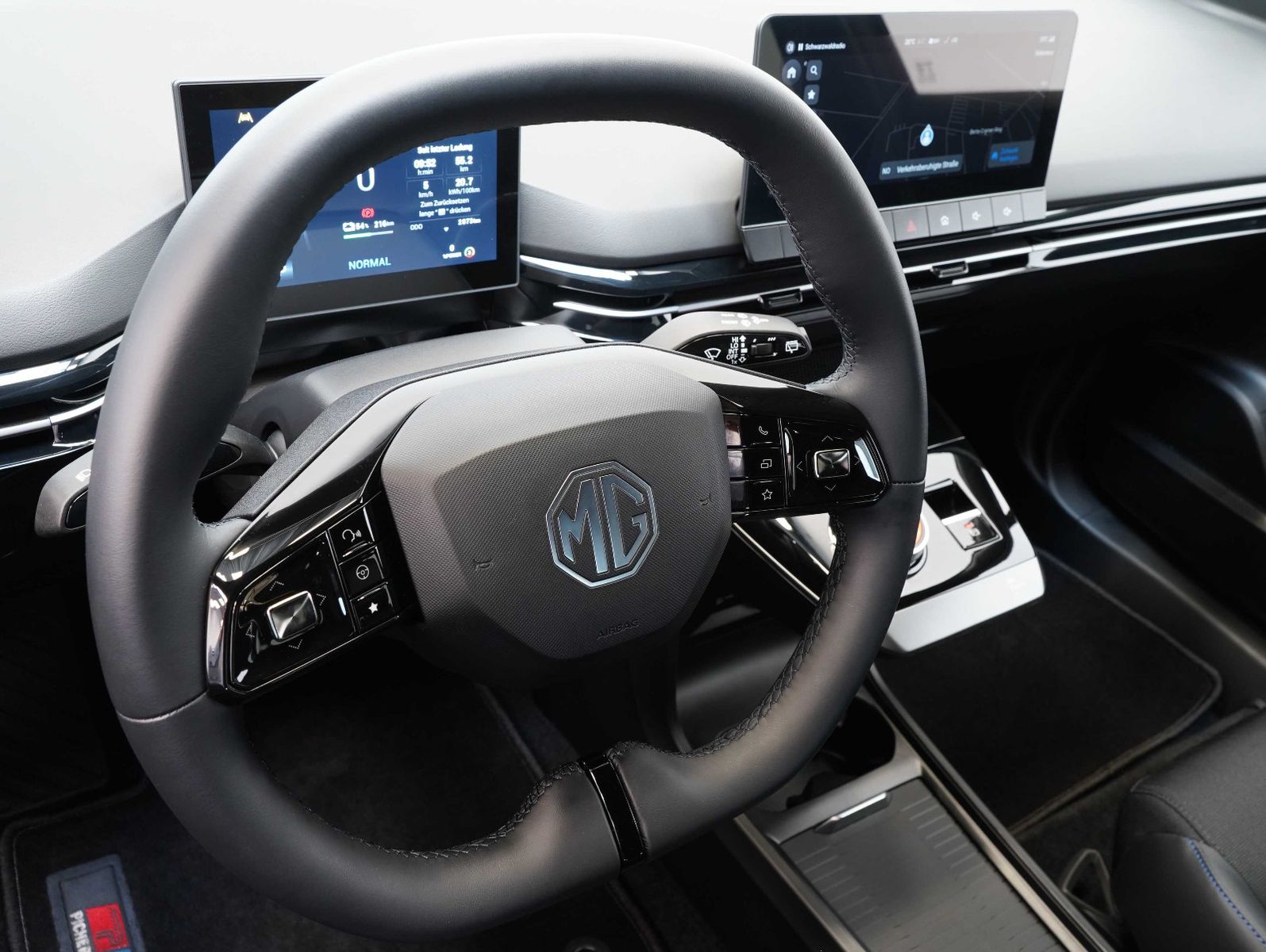 Fahrzeugabbildung MG MG4 Luxury 150KW/64KWH/WÄRMEPUMPE/V2L