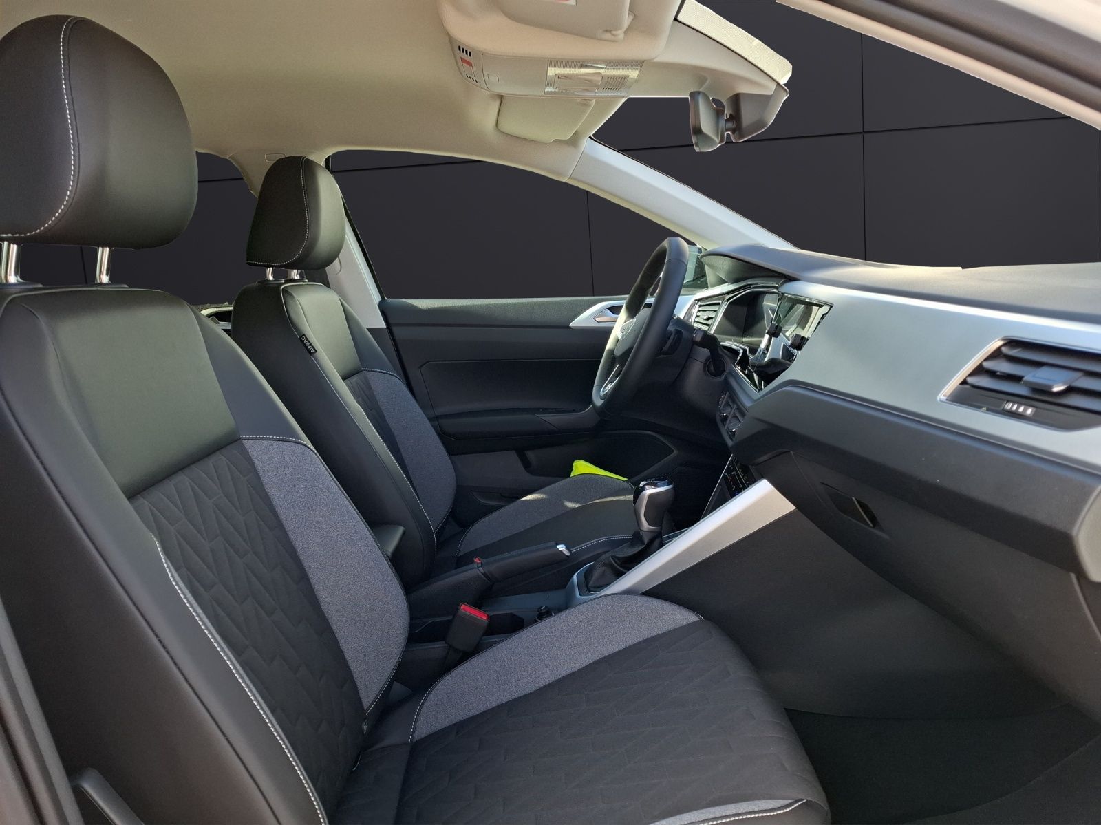 Fahrzeugabbildung Volkswagen Taigo TSI Goal DSG Matrix Navi AID ACC RFK SH LM