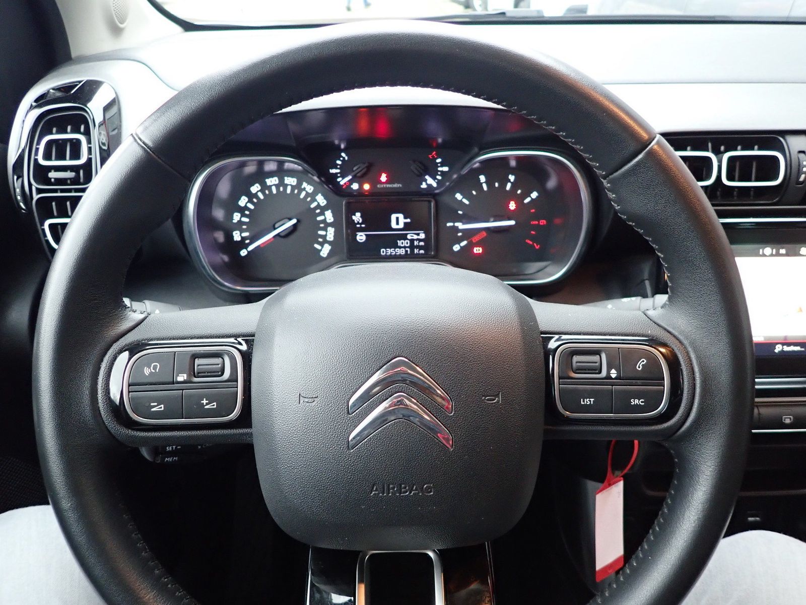 Fahrzeugabbildung Citroën C3 Aircross PureTech 82 1.2 Shine, Navi