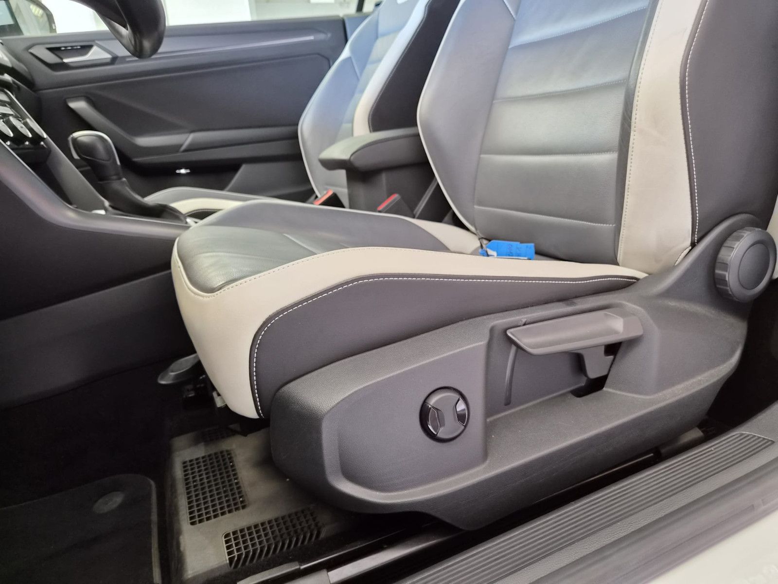 Fahrzeugabbildung Volkswagen T-Roc Cabriolet Style/KLIMA/SCHECKHEFT