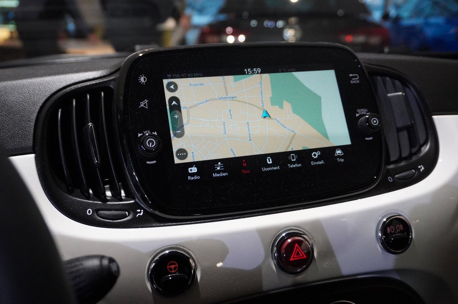 Fahrzeugabbildung Fiat 500 1.0 GSE HYBRID DOLCEVITA NAVI/LED/PDC/DAB+