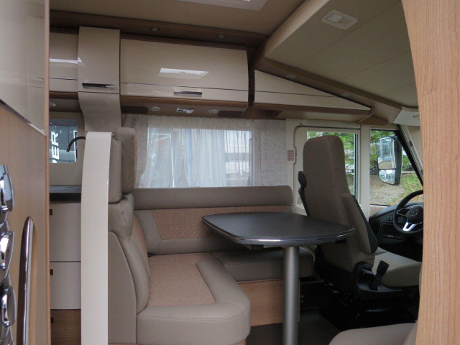 Fahrzeugabbildung Carthago c-tourer I  149 LE Mark/SAT/Dach-Klima/Hubstütz.