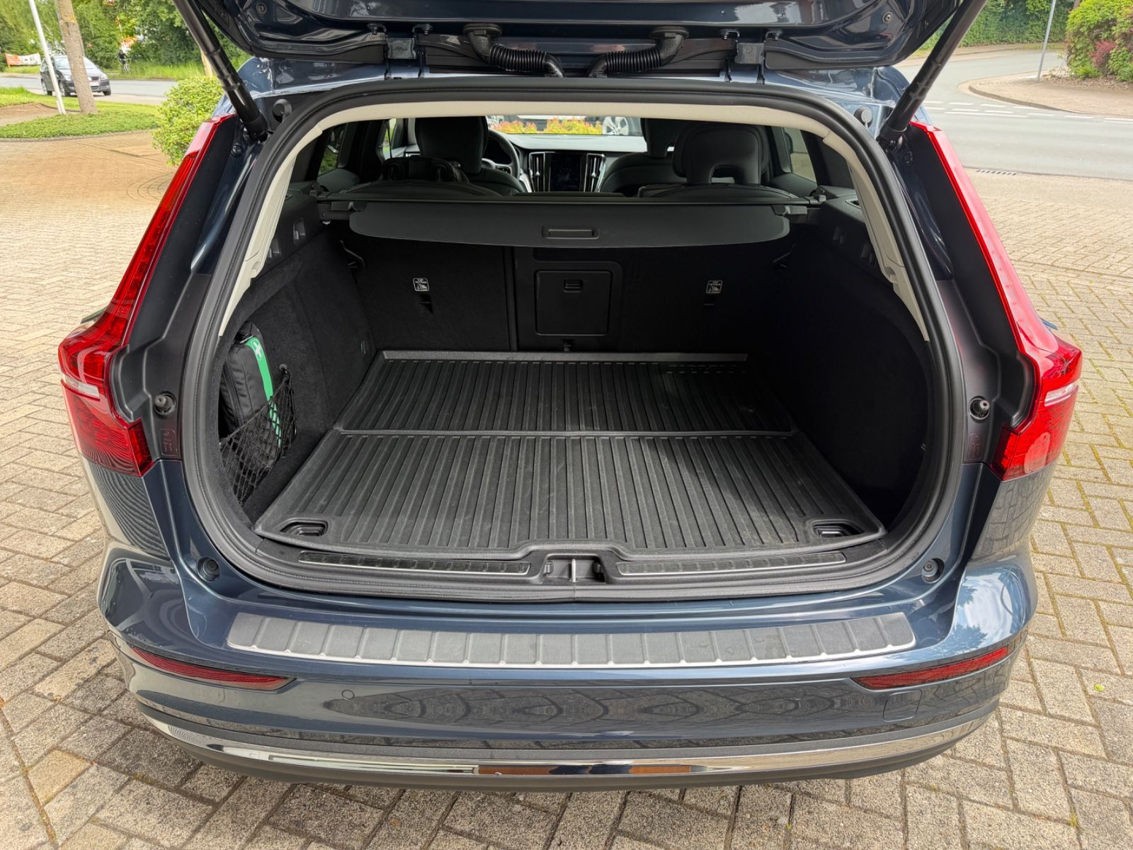 Volvo V60 B4 FWD Plus Bright #volvocars #madebymerten foto 18