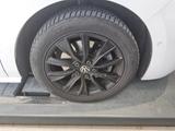 Volkswagen T7 Multivan  2.0 TSI DSG Edition Lang  HeadUp Pa - Volkswagen T7 Multivan mit Benzin-Antrieb: Vollleder, Head-Up Display