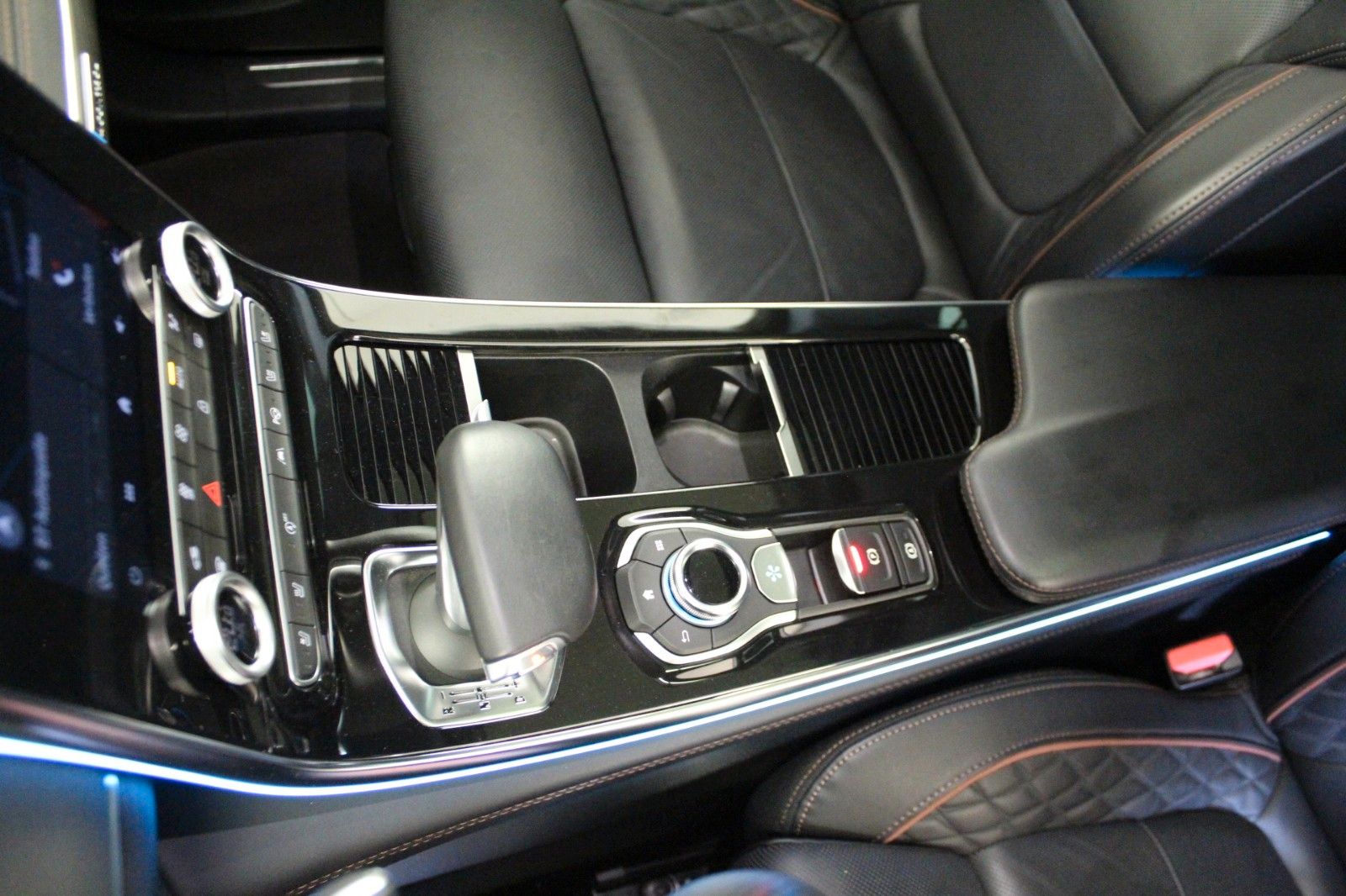 Fahrzeugabbildung Renault Espace Initiale Paris dCi 190 EDC *Volle Ausst.*