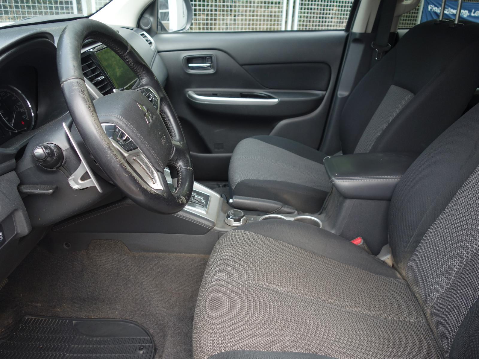 Mitsubishi L200 Intro Edition Doka 4WD Autom KLIMA AHK NAVI