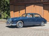 Jaguar Daimler 250 V8 - blaue Jaguar Daimler