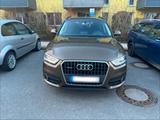 Audi Q3 quattro - Audi Q4 von privat