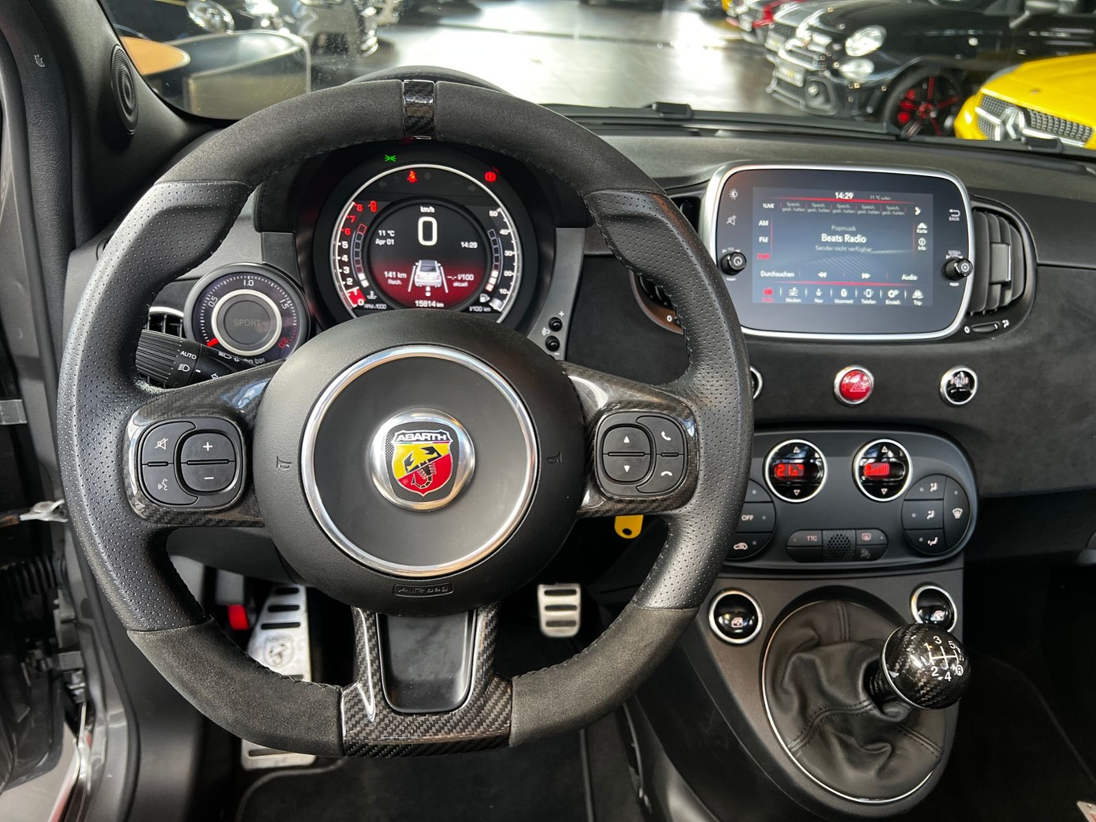 Fahrzeugabbildung Abarth 595C esseesse AKRAPOVIC XENON NAVI ALU