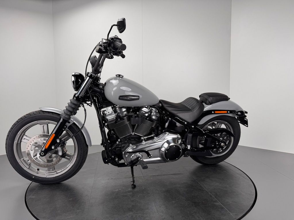 Fahrzeugabbildung Harley-Davidson STREET BOB 117 *NEUWERTIG