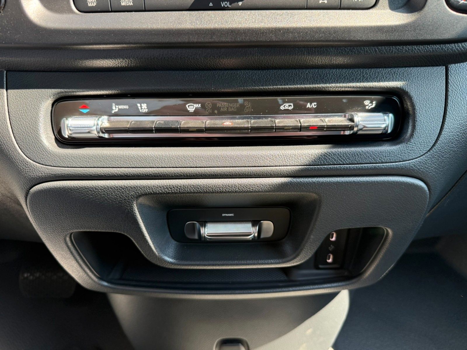 Fahrzeugabbildung Mercedes-Benz Vito 116 CDI 9G Klima Kamera SHZ