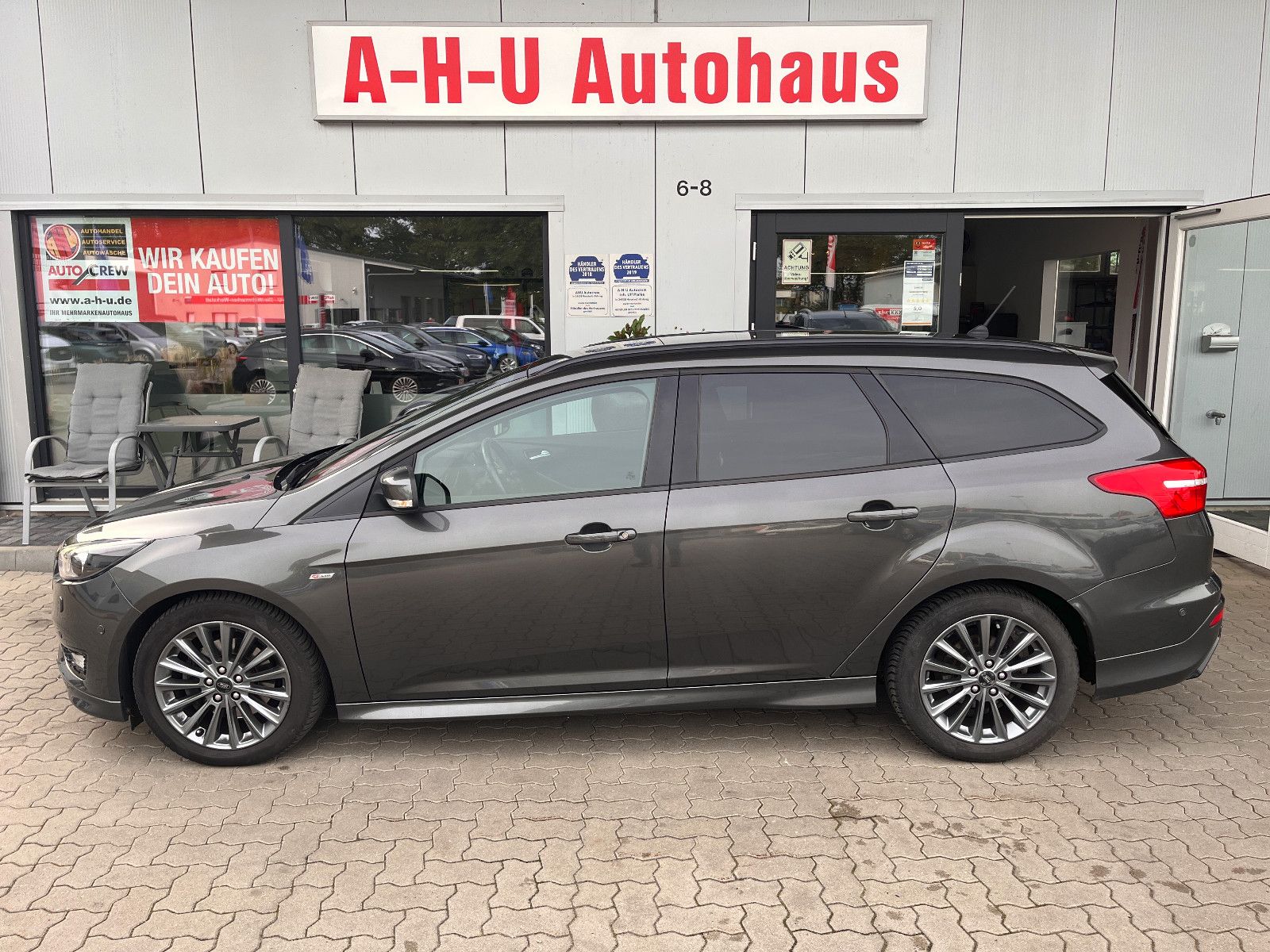 Fahrzeugabbildung Ford Focus Turnier ST-Line 1.5 Turbo Automatik