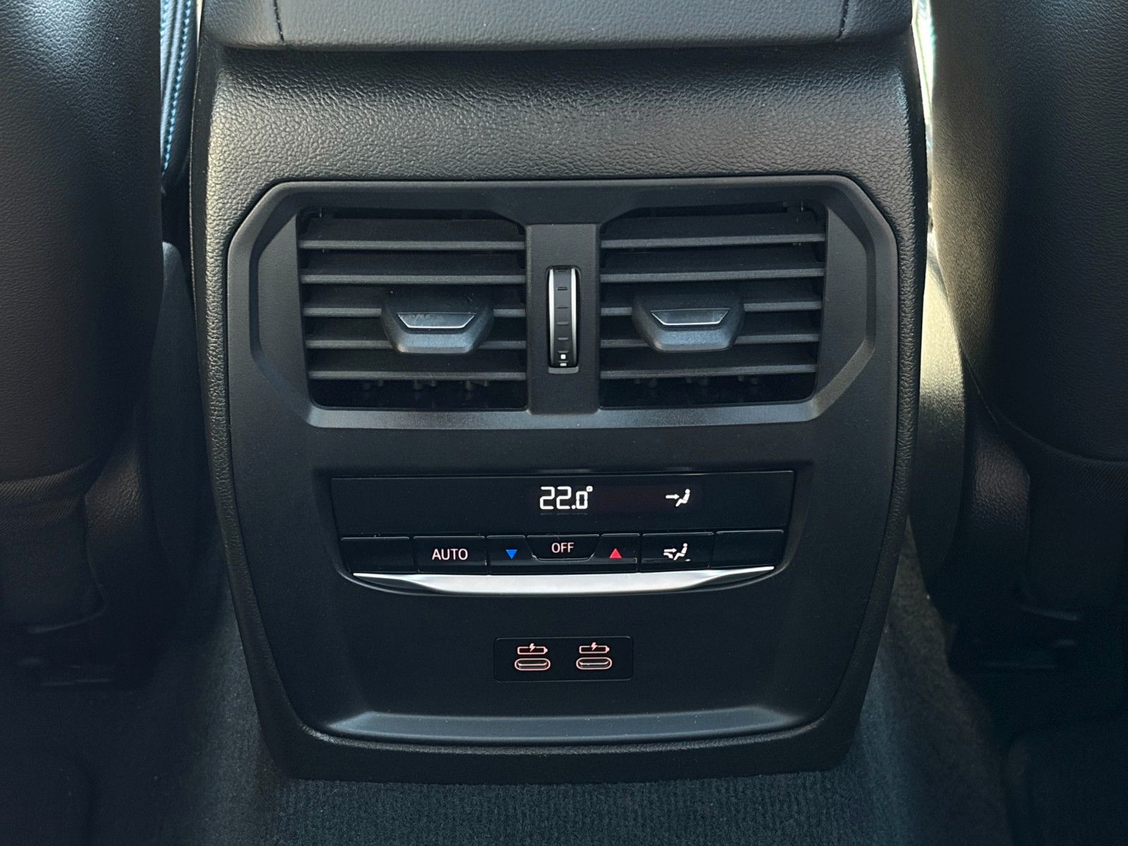 Fahrzeugabbildung BMW 320i Limo M Sport TEMP HD GSD Galvanik Alcantara