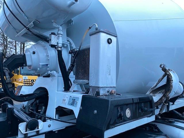 Mercedes-Benz AROCS 3240 8X4 BETONMIXER LIEBHERR,  2018