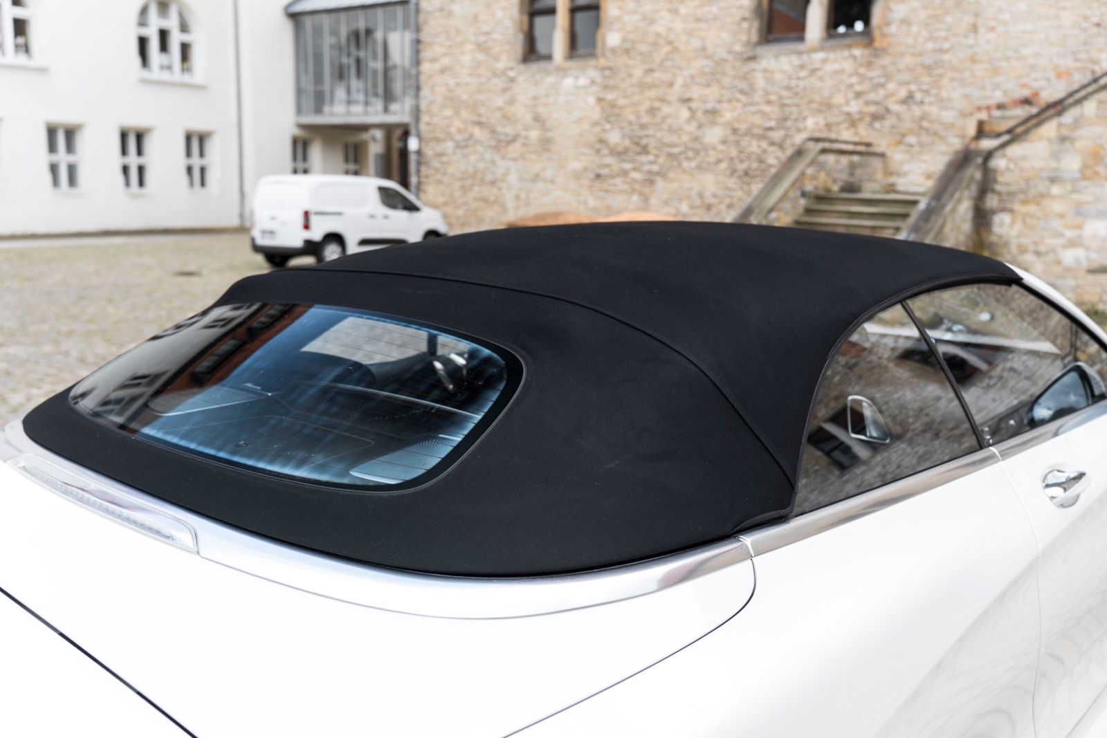 Fahrzeugabbildung Mercedes-Benz S 560 CABRIOLET BURMESTER 360° ACC MASSAGE LED