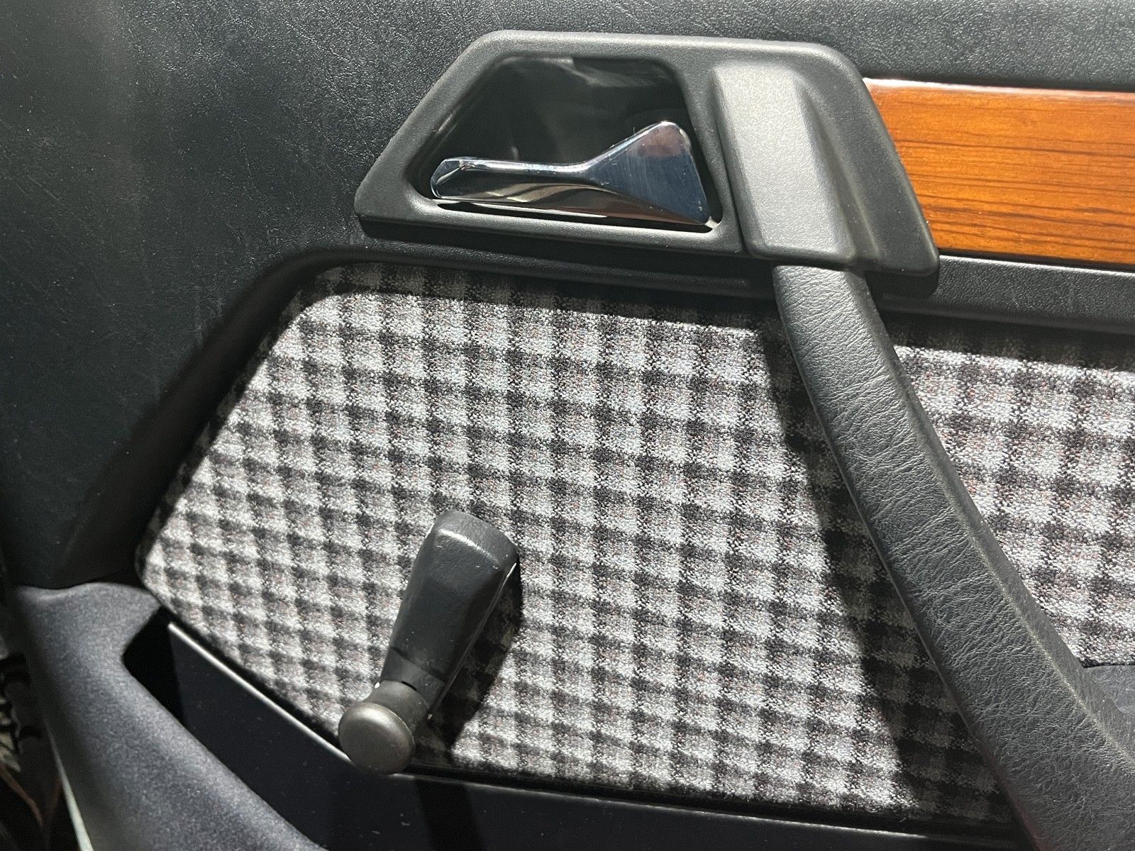 Fahrzeugabbildung Mercedes-Benz 230 CE*W124C*1 Hand*128tkm* Guter Zustand*