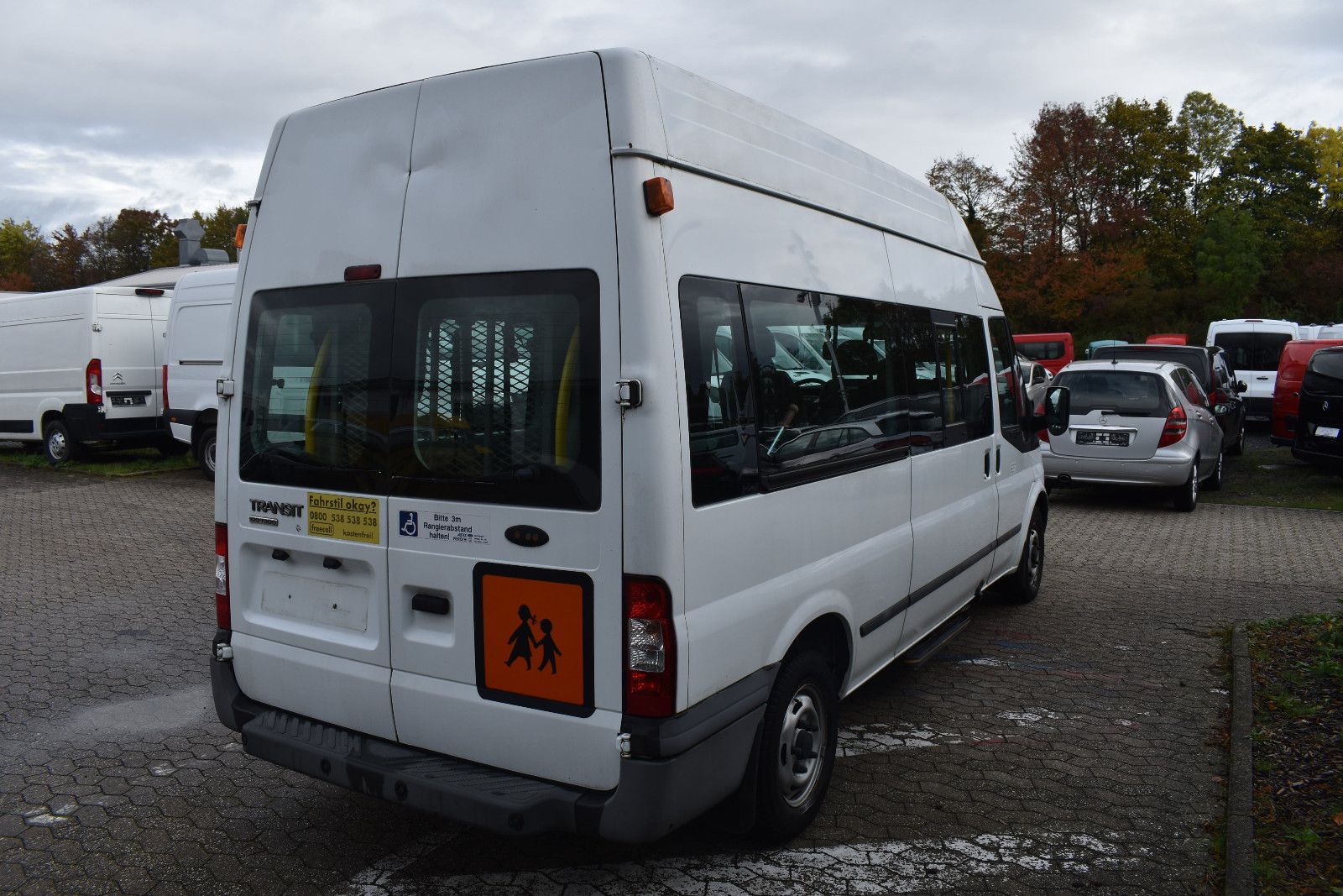 Fahrzeugabbildung Ford Transit Kombi FT 300 L Behindertengerecht *1197