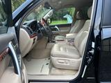 Toyota Land Cruiser 200 Executive 7Sitz. - Toyota Land Cruiser aus 2012 mit Diesel-Antrieb