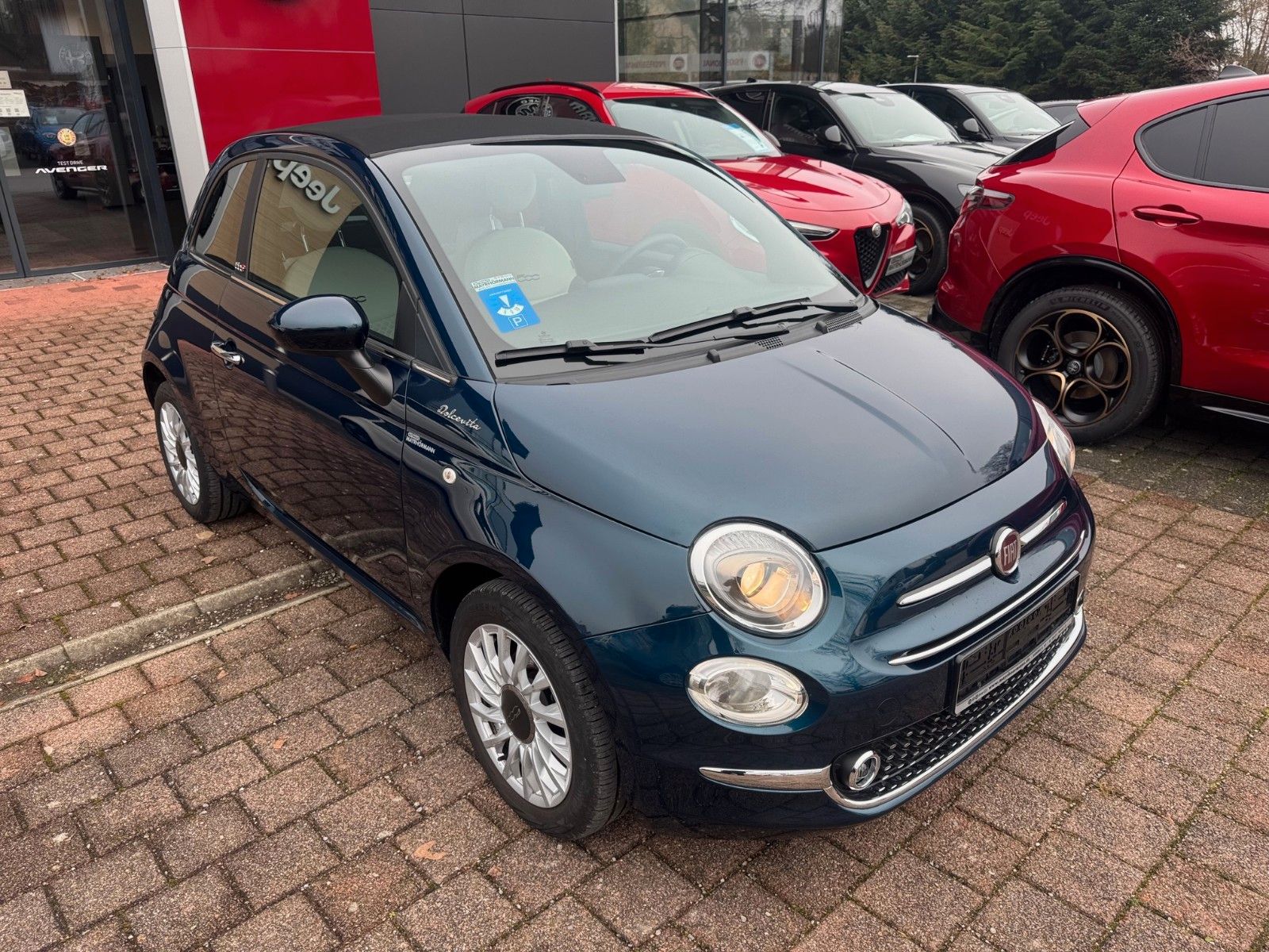 Fahrzeugabbildung Fiat 500C Hybrid Dolcevita 70PS NAVI KLIMA