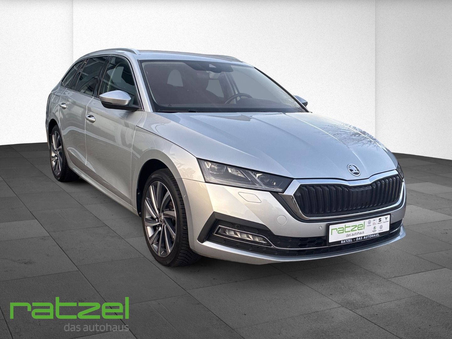 Fahrzeugabbildung SKODA Octavia Combi 1.5 TSI ACT e-TEC Style HUD AHK-kl