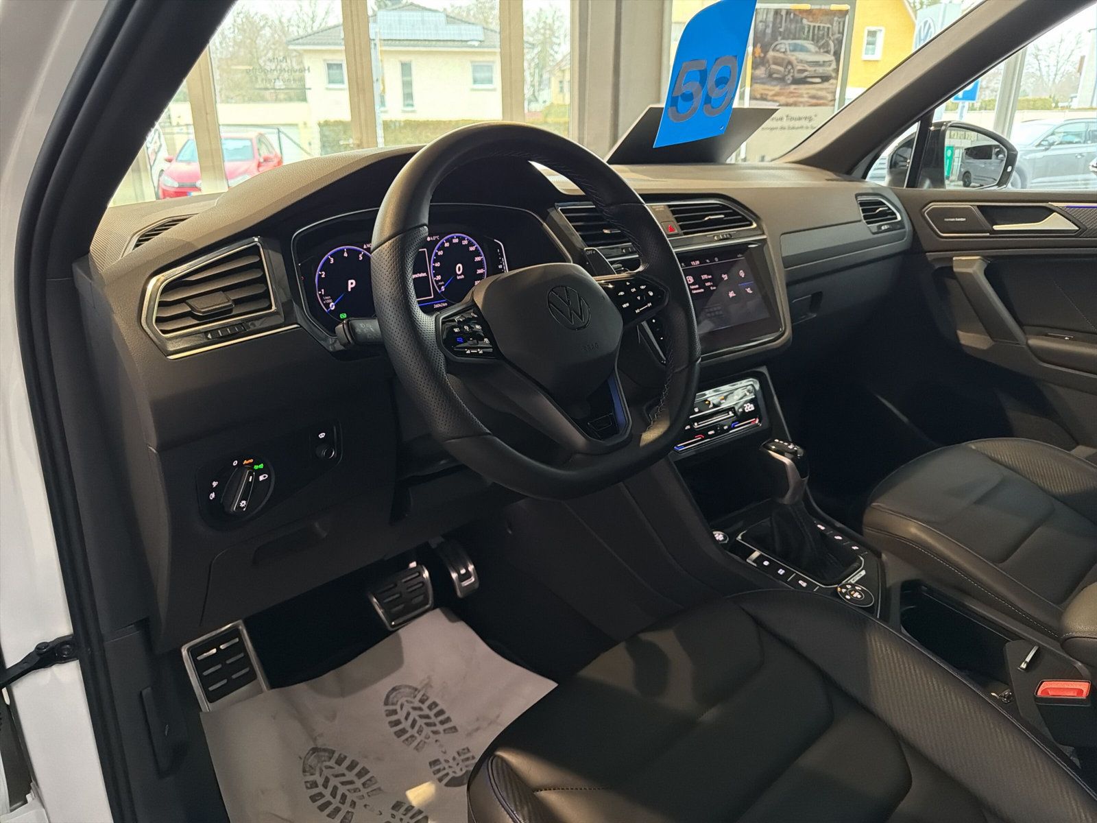 Tiguan R 4M Navi PANO Harman Akrapovic R