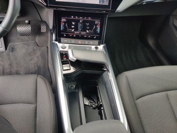 Audi Q8 e-tron - 11