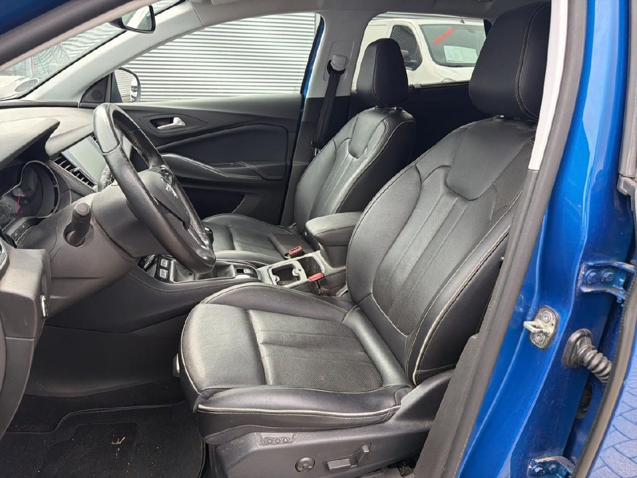 Fahrzeugabbildung Opel Grandland Dynamic