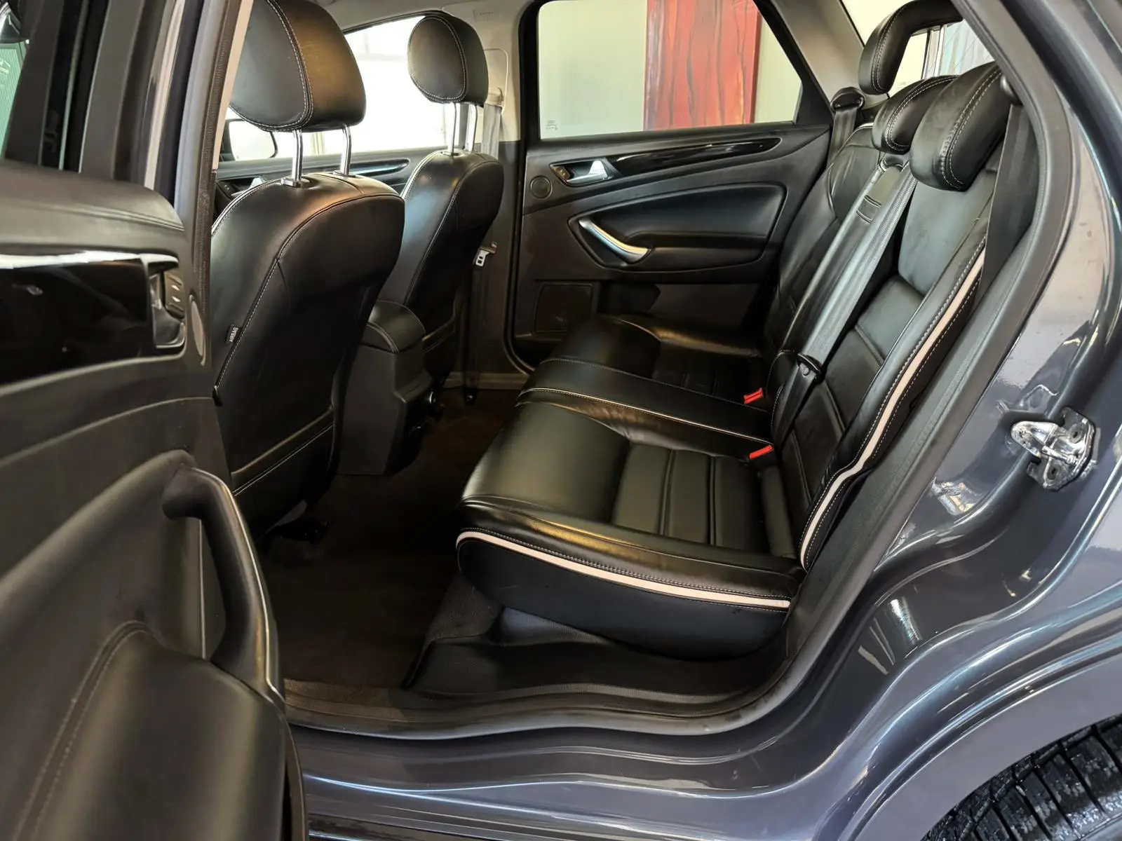 Ford Mondeo 2014 — photo 25