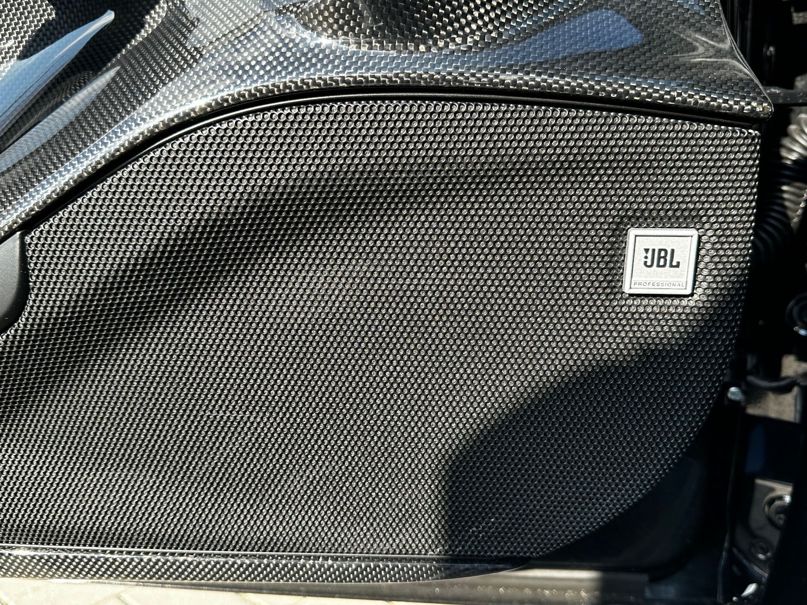 Fahrzeugabbildung Ferrari F8 Spider-Carbon-Lift-JBL-Kamera-AFS-ADAS