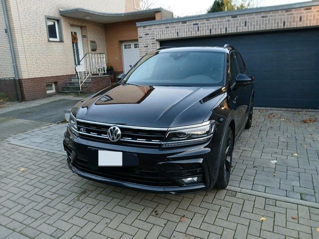 Volkswagen Tiguan  2.0 TDI R-Line Black-St...