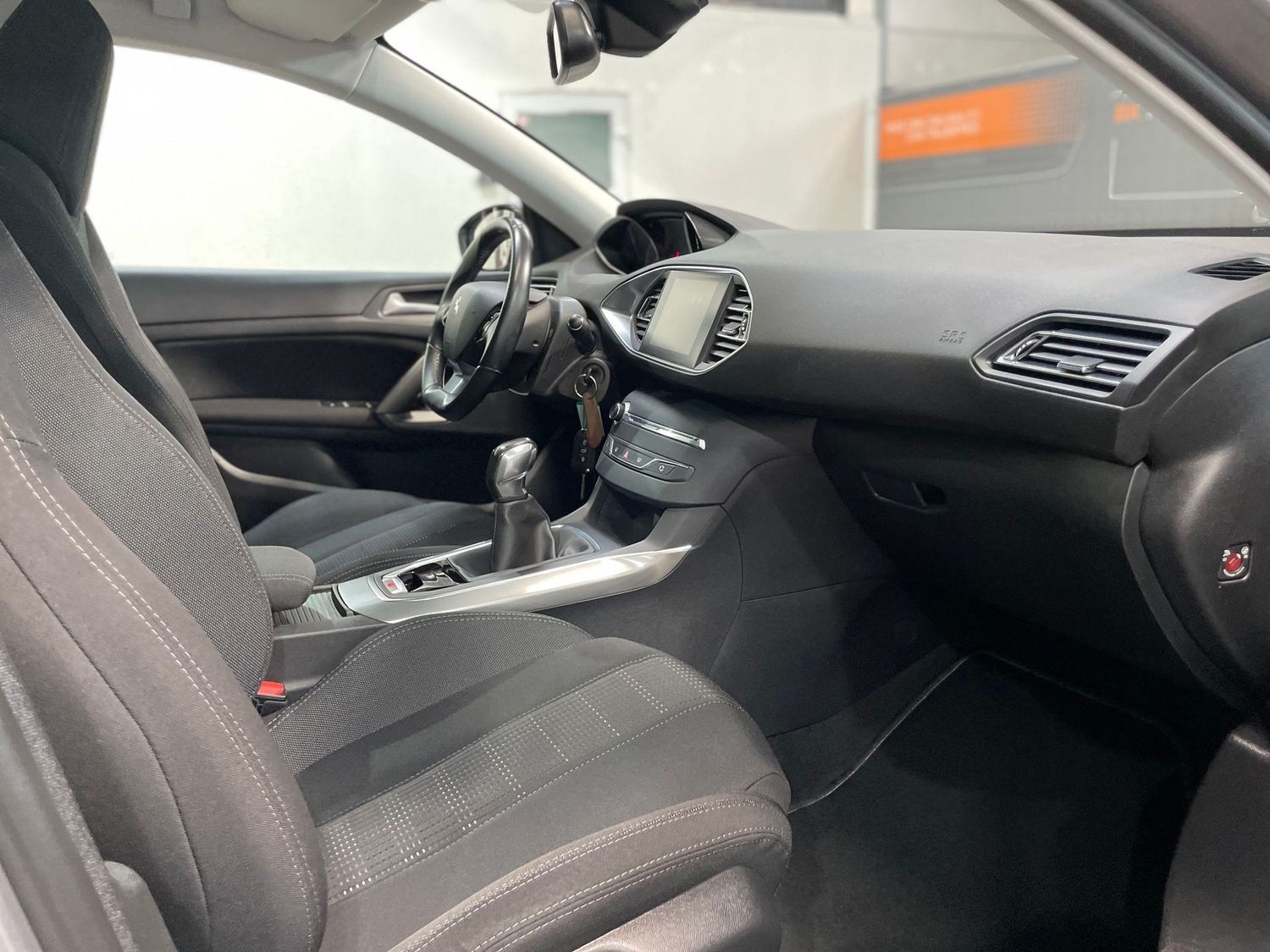 Fahrzeugabbildung Peugeot 308 Allure #LED#Tempomat#PDC#Navi