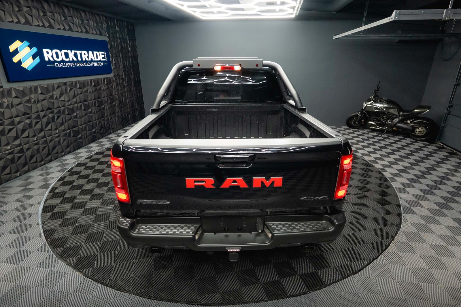 Dodge Ram 5.7 V8 HEMI 4x4 REBEL AXLE LOCK Airmatic LED, миниатюра 15