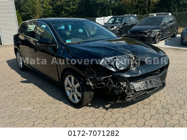 Volvo V60 T3 Kombi Momentum *MEMORY*NAVI*SCHECKHEFT*