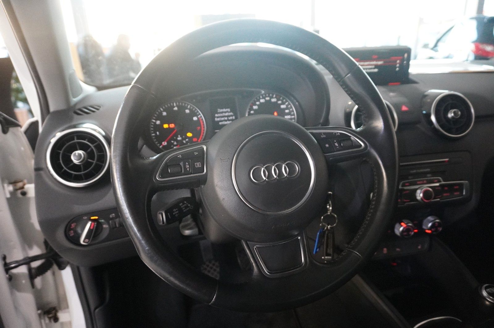 Fahrzeugabbildung Audi A1 1.4 TFSI NAVI/BI-XENON/SHZ/SPORT/PDC/TEMP/AHK