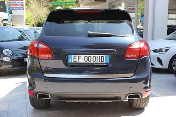 Porsche Cayenne - 8
