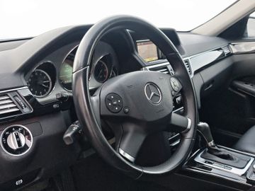 Mercedes E 220 - 6
