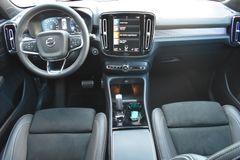 Fahrzeugabbildung Volvo XC40 T4 Autom. R-Design*RFK*H&K*PANO