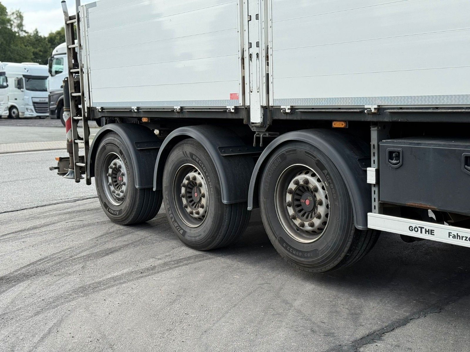 Fahrzeugabbildung MAN TGX 18.460 4x2 SAHN 3.Achs Auflieger Fassi  F240