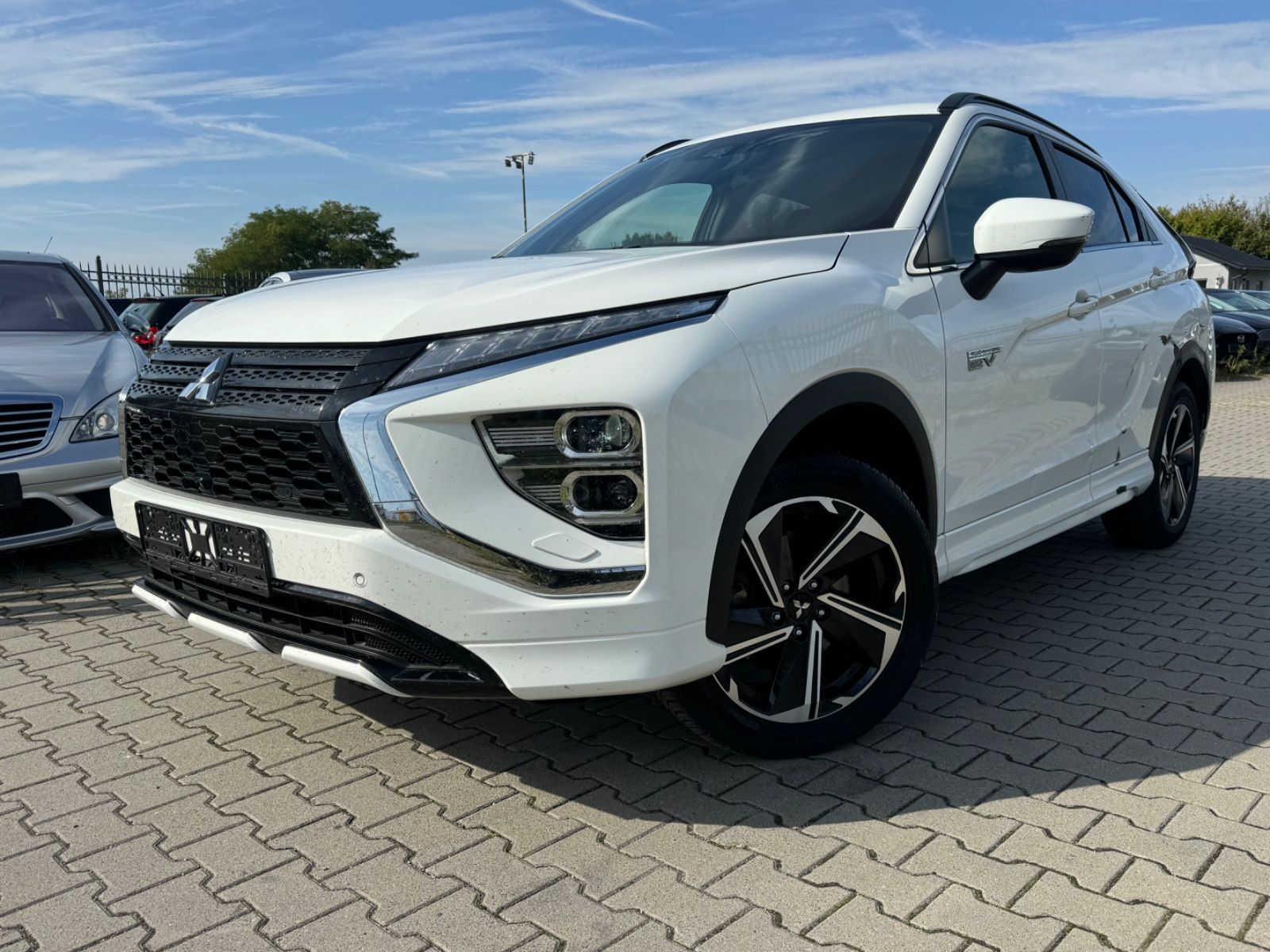 Mitsubishi Eclipse Cross Plus Select Black Hybrid 4WD