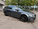 Skoda Octavia Premium Edition LED-LEDER-ACC-TÜV-NEU - Skoda Octavia mit Diesel-Antrieb: Edition