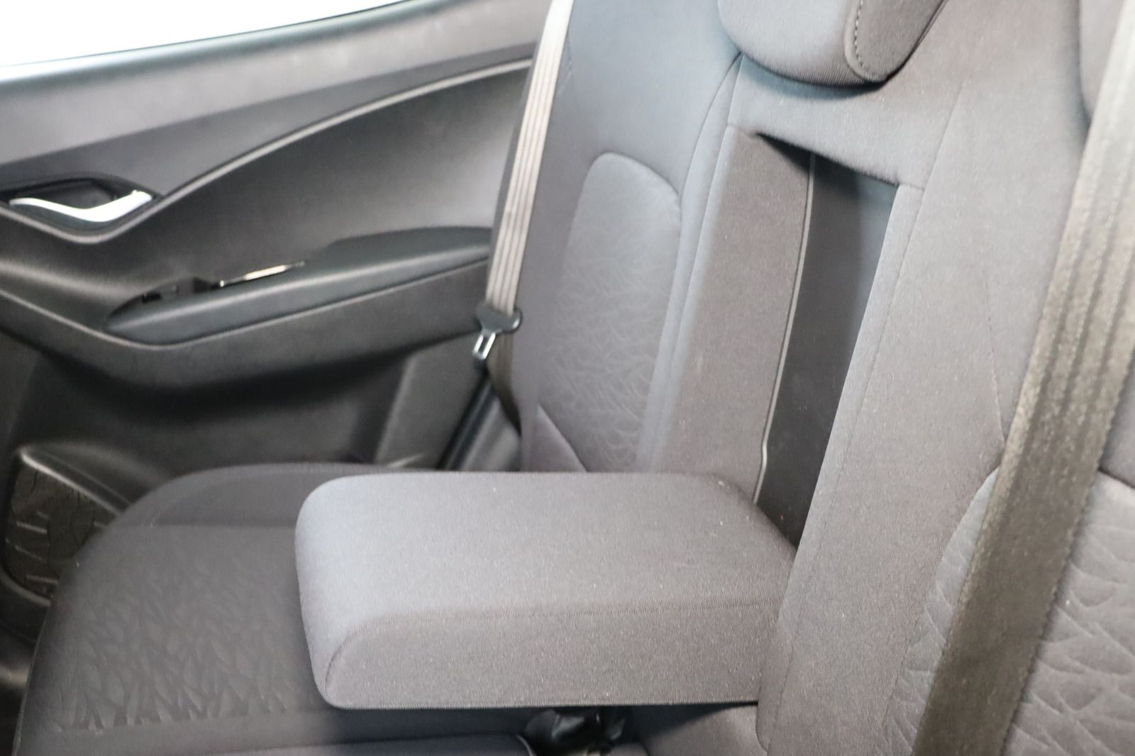 Fahrzeugabbildung Hyundai ix20 * HU/AU bis 06.2028 * 8-fach bereift Comfor
