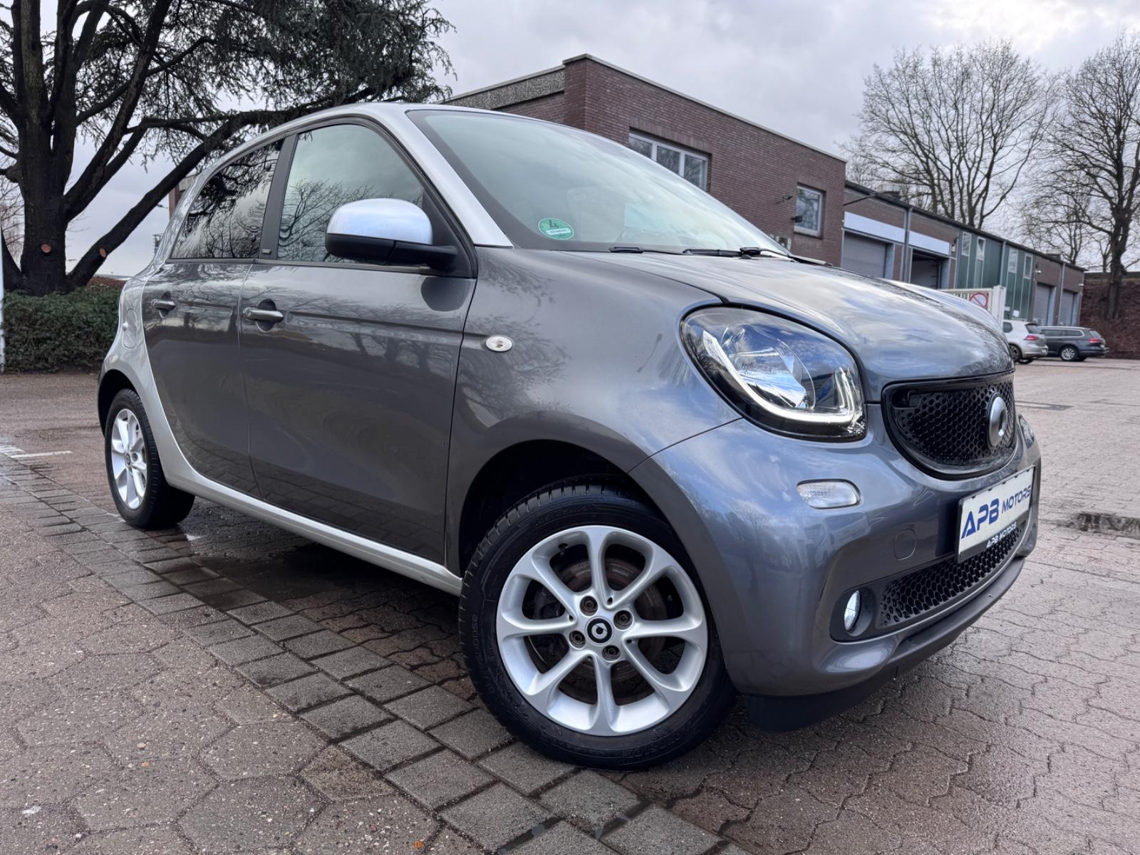 Smart ForFour 52 kW SITZHZG. NAVI BLUETOOTH GRA PDC