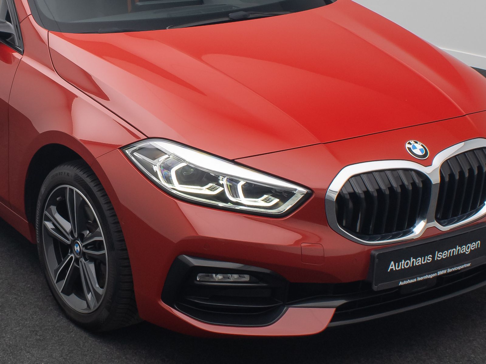 Fahrzeugabbildung BMW 118d SportLine Kamera HUD DAB H/K Stop&Go Komfor