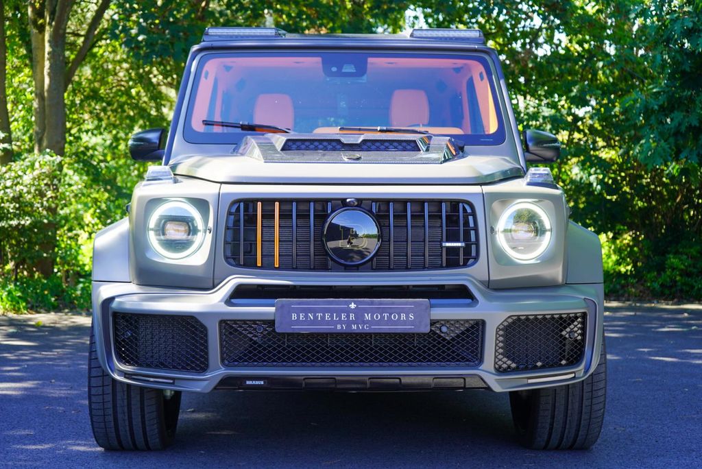 Mercedes-Benz G700 BRABUS