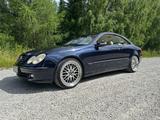Mercedes-Benz CLK 320 / 19 Zoll / Car Hifi - blaue Mercedes-Benz CLK 320