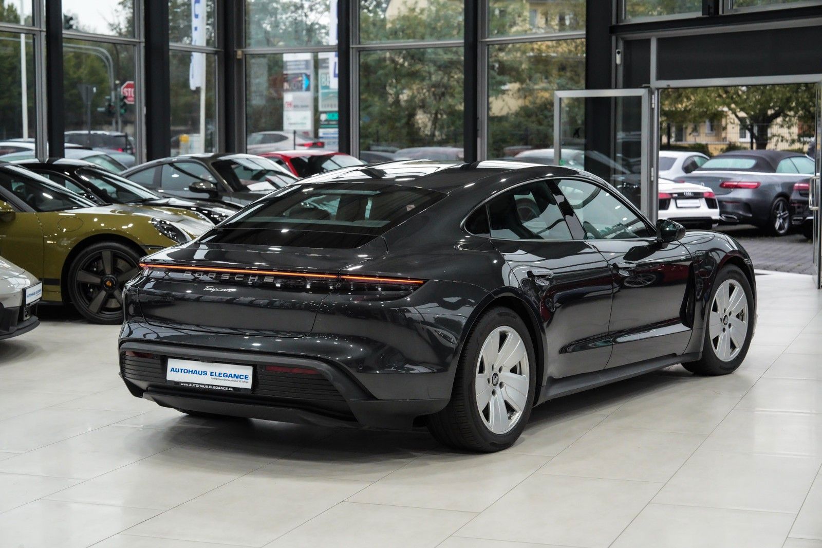 Porsche Taycan HEAD-UP SOUND-PACK. LED PASM NAVI DAB foto 2