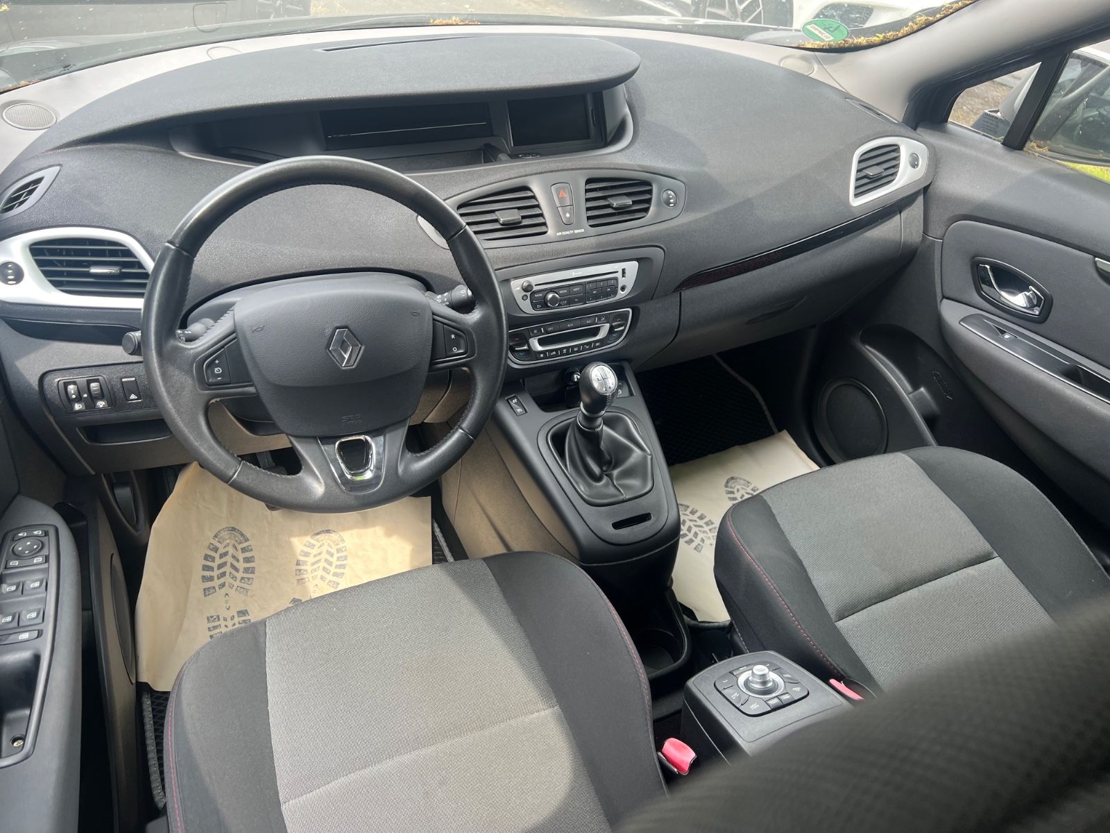 Fahrzeugabbildung Renault Scenic III Paris