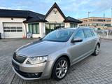Skoda Octavia Combi Elegance - Skoda Octavia: Beige, Standheizung