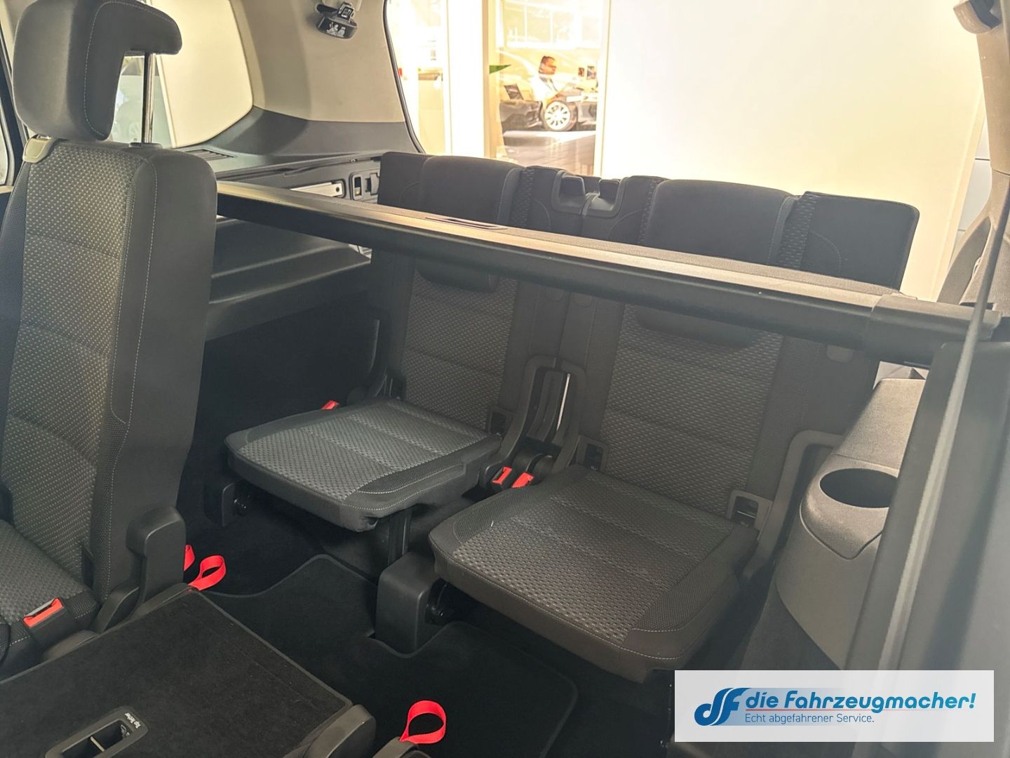 Fahrzeugabbildung Volkswagen Touran Comfortline 7.Si. AHK-klap.150PS Navi Dig